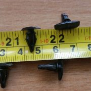 Rubber-Door-Seal-Clips-x-25-T-CLIPS-EQUIVALENT-Same-as-KIA-293193417760-2