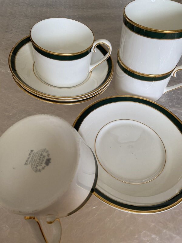 royal-grafton-warwick-4-X-Cup-And-Saucer-385129648380-2