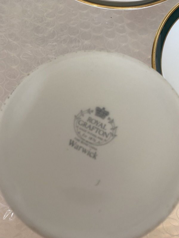 royal-grafton-warwick-4-X-Cup-And-Saucer-385129648380-3