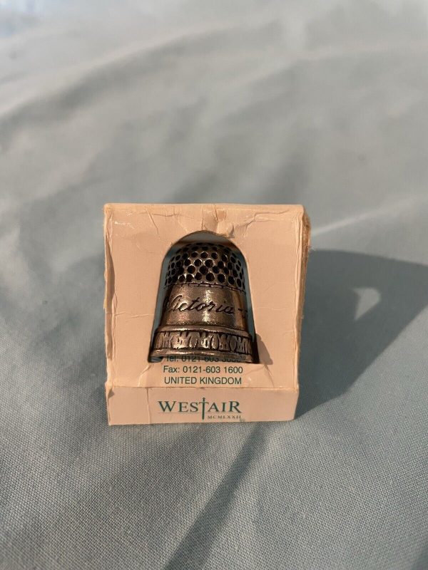 victoria-and-albert-thimble-Vintage-265713693821-3