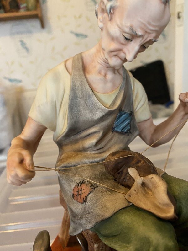 Capodimonte-Cobbler-Ceramic-Figurine-385034495435-2